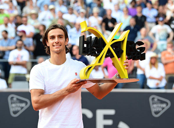 其背後的核 其背後的核