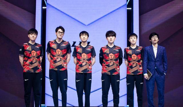 专业足球运 专业足球运